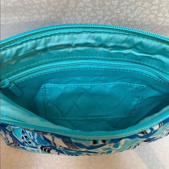 Vera Bradley Blue Fish Escapade Wristlet - Picture 3 of 4